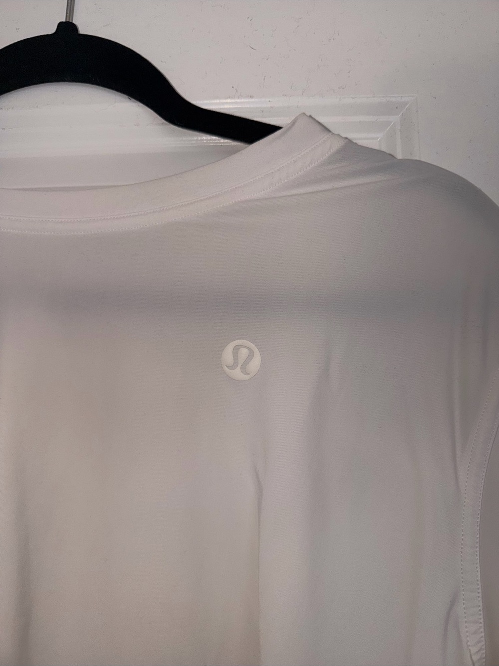 lululemon athletica Women’s White Cropped Performance Tee - Picture 2 of 3